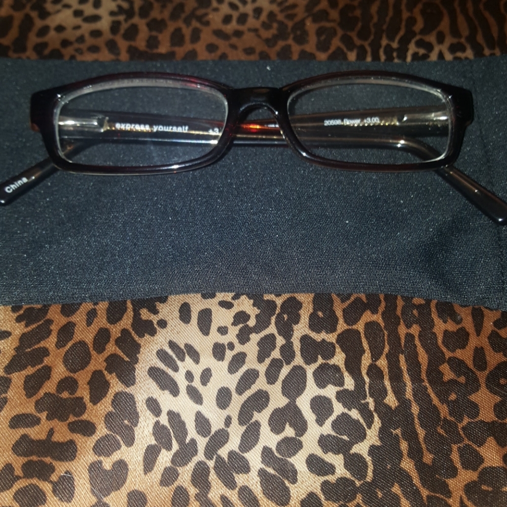 +3.00 dark brown reading glasses W/Case